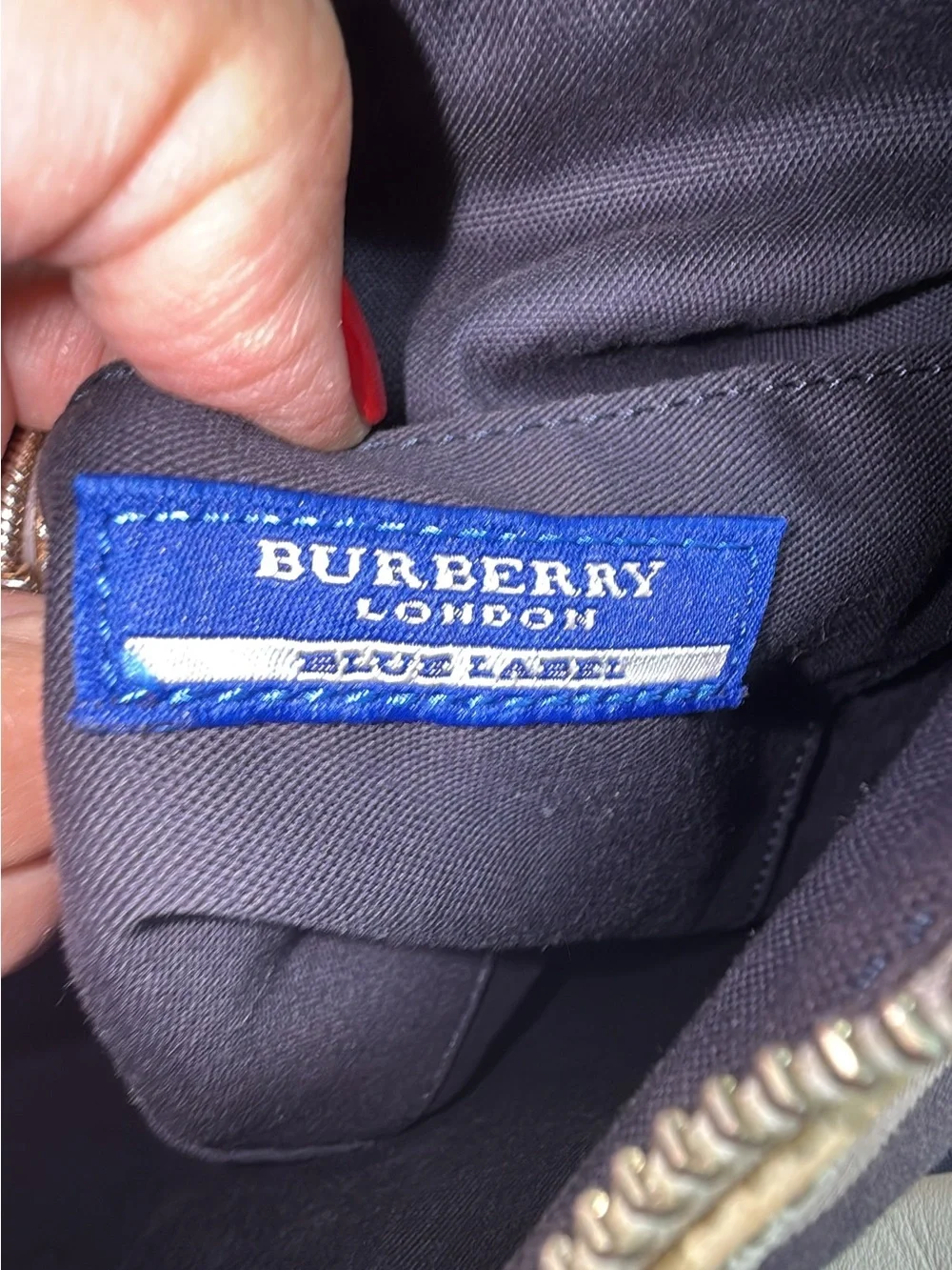 Very nice Blue Label BURBERRY hobo BAG , pink nova check authenticated !!